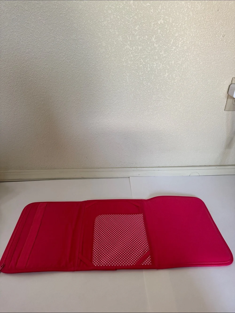 Thirty-One Fold It Up Organizer IPad or Tablet Holder